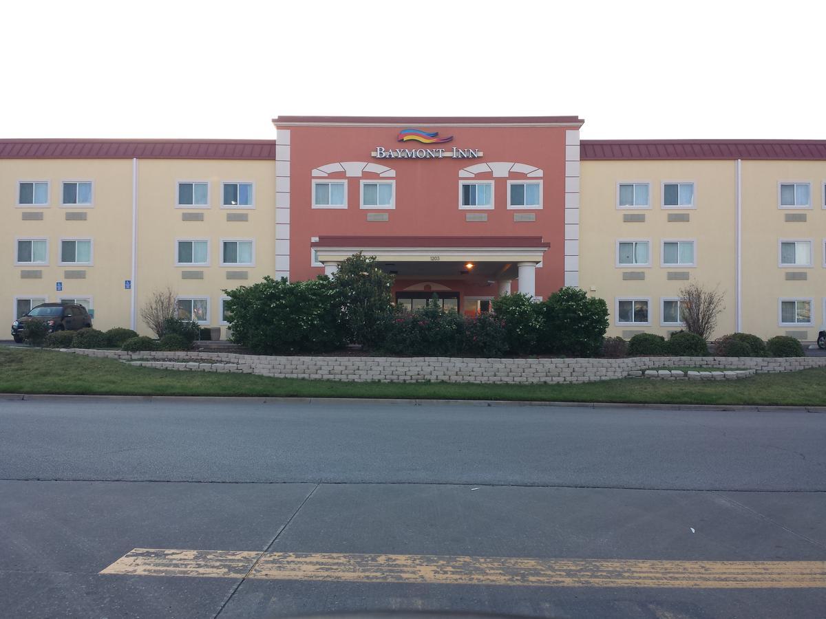 Baymont By Wyndham Lawton Hotel Exterior photo